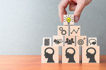 河南省鹤壁山城区到山东日照坐 小轿车有多少公里-